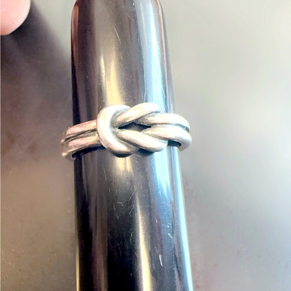 James Avery Lovers Knot Ring. Size 9 Sterling Silver